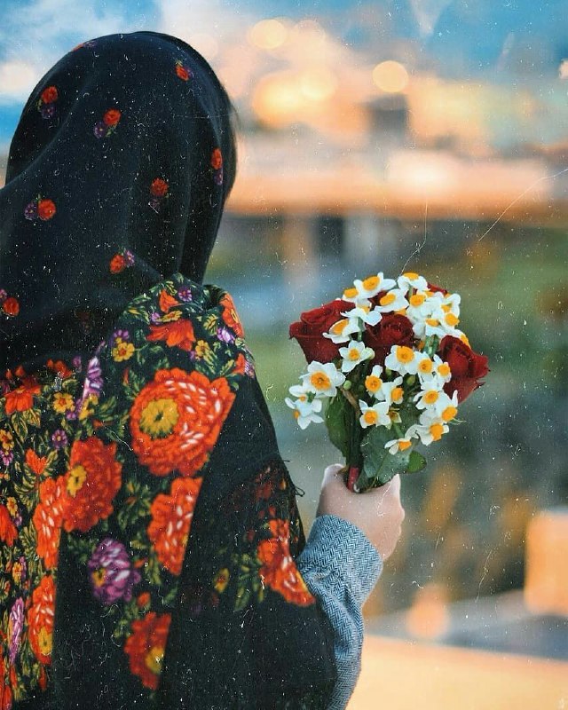 ♡عـشـ ᬸ💞ـق ابــ ᬸᮀ💞ـدی: ای آنکه تو از دوش بیادم دادیزان حالت پرجوش بیادم دادیآن رحمت را کجا فراموش کنمکز گنج فراموش بیادم دادی....#مولانا🍃🌺🍃