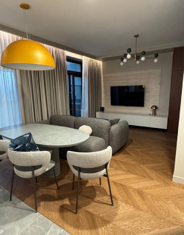 Ну и покажу первые фото по окончанию стройки по этому проекту. Мы пришли буквально в пещеру нулевых все в декоративной штукатурке под камень и лаби... - изображение 4 - покажу, первые, фото