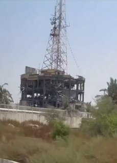 🔴 מצבו של מגדל הקשר "הנביא" בבנדר עבאס לאחר התקפות הצבא האמריקאי אמש.
