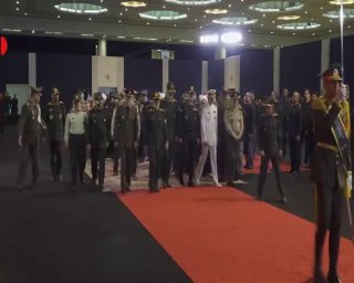 פרידת מפקדים בכירים של כוחות מזוינים מיליטנטיים במעמד המפקד העליון