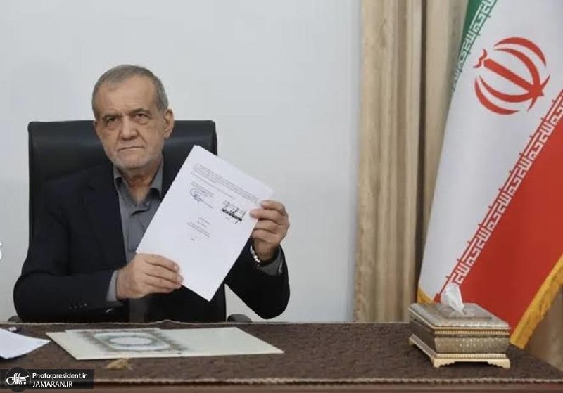 هم افزایان بورس تهران: ✅ مشاور سیدمحمد خاتمی: گروهی اندک نباید یادداشت تفاهم را به سرنوشت برجام دچار سازند✅ آیا دستگاه قضائی نباید با حرکت‌های 