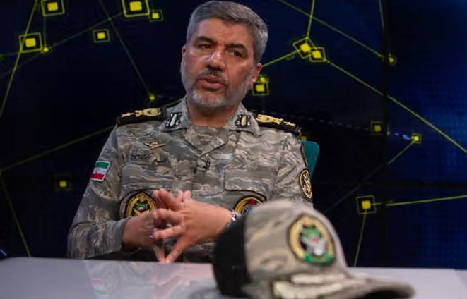 ویدلش | weedlashya: سخنگوی ارتش: هر کسی که سلاح شکاری مجاز داره، اگه نیروهای آمریکایی وارد خاک ایران بشن و بتونه یکی از اونها رو بکشه یا اس