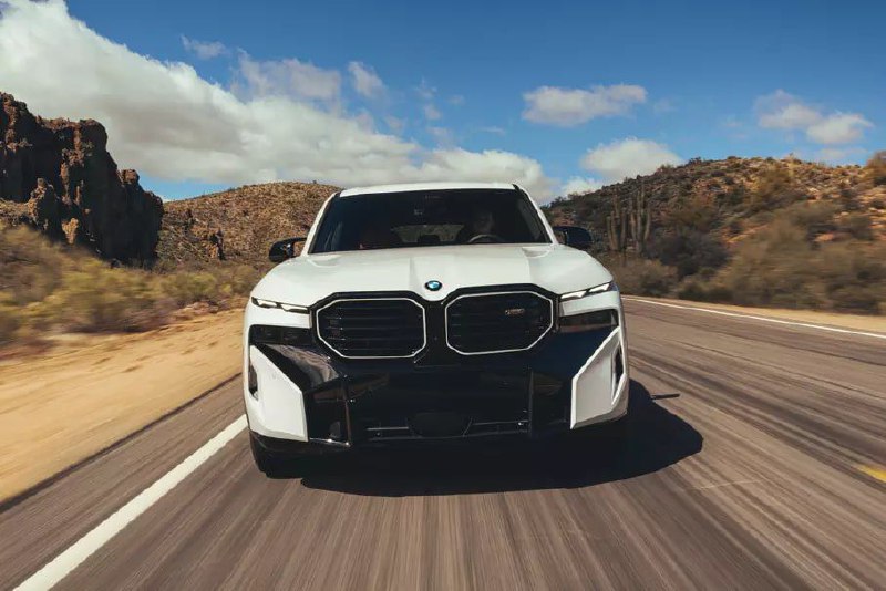 Самая непродаваемая BMWСуперкроссовер BMW XM стал худшей моделью марки по продаж