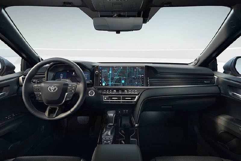 В Европе начались продажи новой Тoyota Camry 7