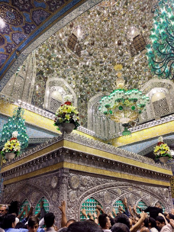 من°: أَلسَّلٰامُ عَلَیکَ یٰا عَلی اِبنِ موسَی أَلرّضٰآ أَلمُرتَضٰیأَلسَّلٰامُ عَلَیکَ یٰا عَلی اِبنِ موسَی أَلرّضٰآ أَلمُرتَض