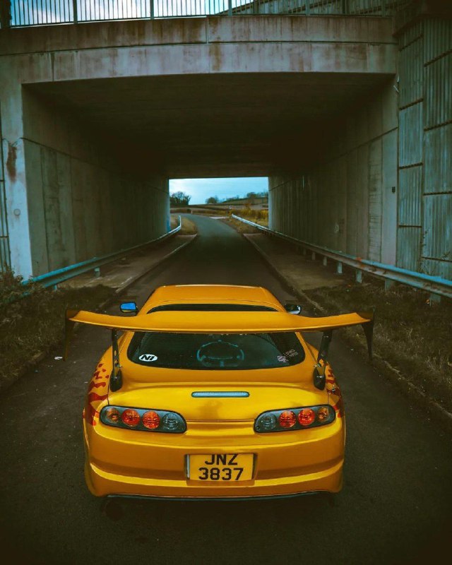 Toyota Supra 2