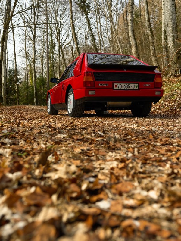 Lancia Delta S4 Stradale 7