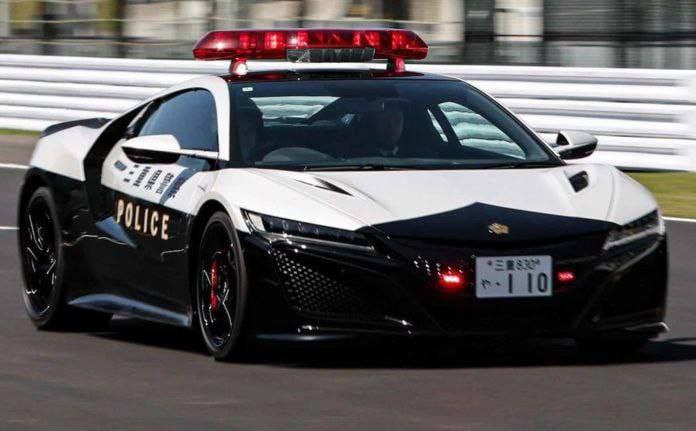 У полиции Японии появился новый суперкар Honda NSX — это подарок от фаната гонок.