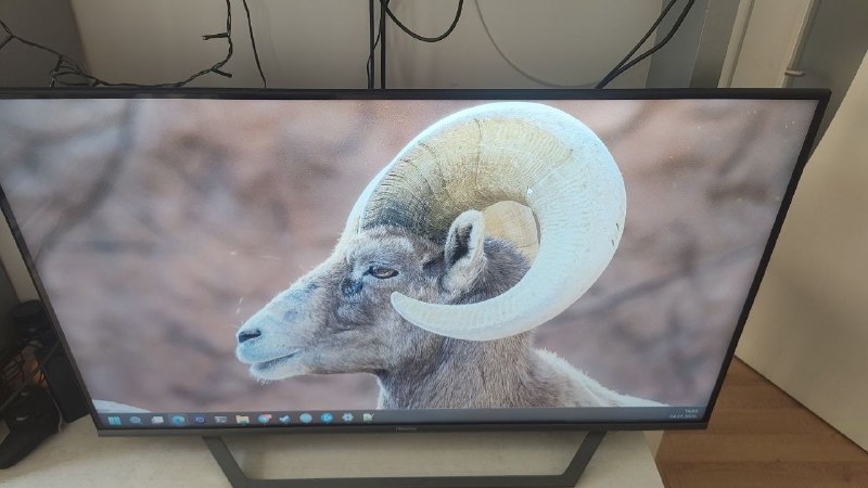 Продам: Телевизор Hisense A7 43" 4K, Монитор Lenovo L28u-35 28" 4K UHD, Кресло