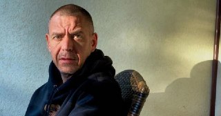 СК Беларуси возбудил уголовное дело против лидера групп «Ляпис Трубецкой» и Brutto Сергея Михалка.«Обвиняемому Михалку С.В. необходимо явиться по адресу: г. Минск, ул.Физкультурная, 31», — заявили в ведомстве.Музыканту предъявлены обвинение по статьям о ра