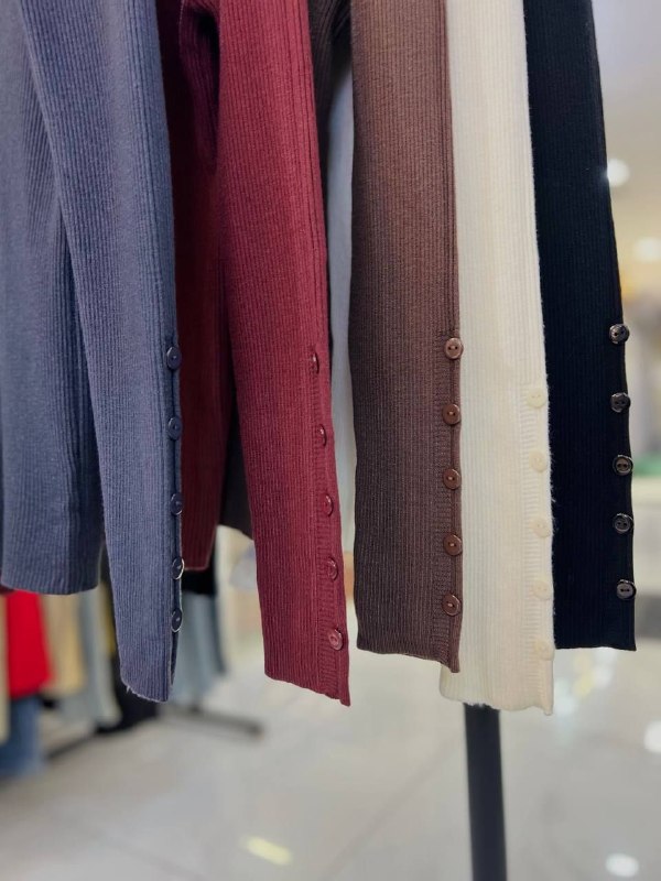 👗پخش عمده ملوسک 2(قشم): بافت سراستين دكمه دارگرم بالاكد:٧٠٠١5 رنگ فري سايزمناسب:٣٨/٤٠/٤٢/٤٤قد:٥٨سانت قيمت عمده: ۱/۳۲۰ ارسال رايگانبافت سراستين د