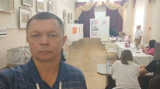 Избиратели в разных регионах РФ заметили, что за них уже проголосовали⚪️ Москва. На УИК 2643 в Можайском районе сразу у нескольких людей, голосующих через «мобильный избиратель», высветилось, что они уже проголосовали, сообщила корреспондентка RusNews.⚪️ Б