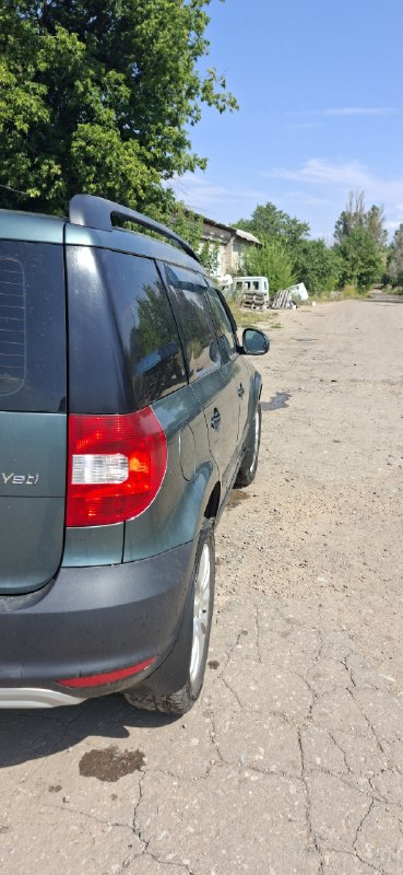 Попросили выложить !!! Продаётся škoda yeti 4×4 полный привод 2013года двигатель 1.8 бензин. В предмаксимальной компликтации климат-контроль и. Т. П. Авто в идеальном состоянии, не бита, не крашена, не подкрашено 1000 %. Пробег 127 000 км не отмотано не скручено. Первый хозяин с момента покупки. Официал преобреталась здесь в донецке.2 комплекта резины. Запаска не разу не ставилась. Цена 1 250 000.телефон +79494325887.связь с утра когда на работе плохая, после 15.00 хорошая.
📞 🇷🇺 Звоните: +79494325887 - фотография - 5
