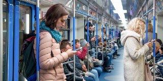 ✈️ За год россияне в 14 раз чаще стали скачивать VPN. А блокирующие пользователей с включенным VPN сервисы стали терять аудиториюМагазин приложений Play Market, откуда качают программы пользователи смартфонов на Android, раскрыл статистику скачиваний VPN. 