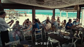 广告_真抠门假炫富，银行神广「爆笑祖父」劳埃德手机银行应用程序通过广告「最佳祖父母」来推广新的 Link Pay 功能。一个三代同堂的大家庭一起出去度假，十几个人一起享受着祖父母付款带来的便利与快乐，买太阳镜、游乐场、喝饮料、吃饭都由祖父母付钱。然而令人意想不到的是，在回程的飞机上，祖父通过劳埃德手机银行应用程序的 Link Pay 功能，一键向家庭成员们收回了费用。 From Lloyds Bankvia 开眼