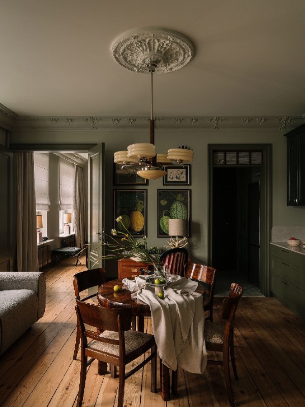 В этом интерьере всё подбрано со смыслом. Красивая зелёная палитра создает спокойное настроение, а деревянные детали добавляют теплоты. Множество к... - изображение 2 - этом, интерьере, всё