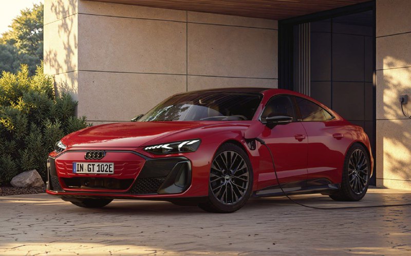 Audi выпустила самую доступную модификацию e-tron GTУ электроседана Audi e-tron