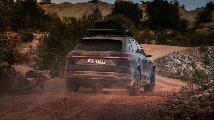 Audi Q8 e-tron edition Dakar 8