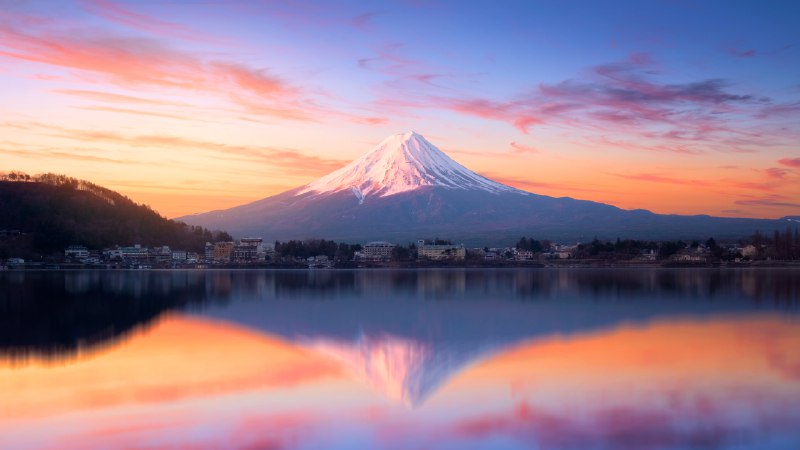 Wind of Fuji, my souvenir from EdoMount Fuji at sunrise, Lake Kawaguchi, Japan (© Twenty47studio/Getty Images)