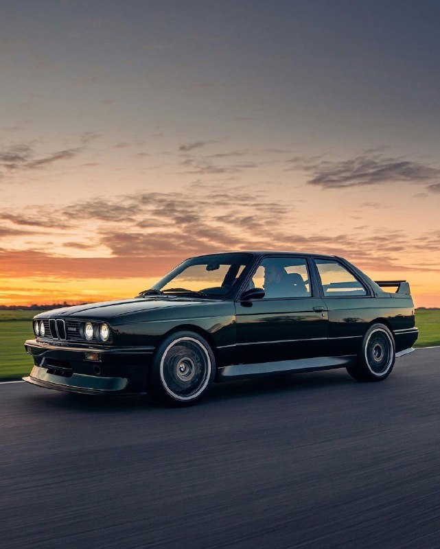 BMW M3 E30 4