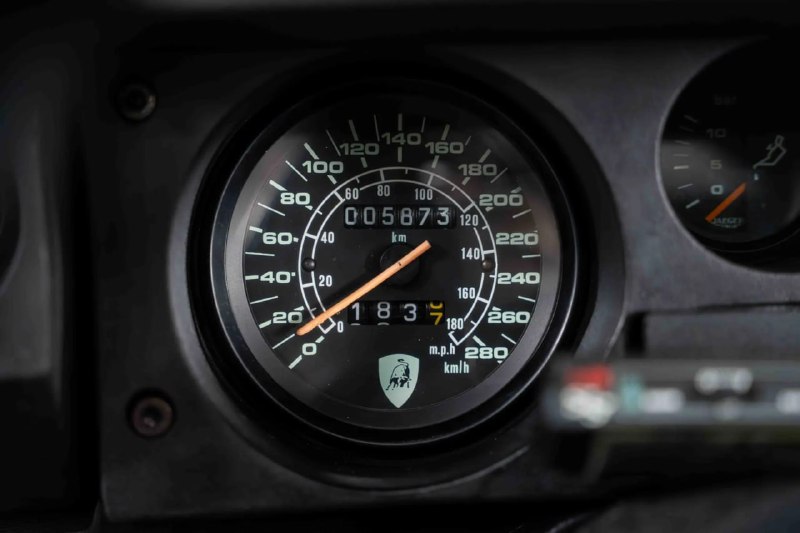 Редчайший Lamborghini Jalpa 1988 года с пробегом всего 4900 км выставили на аукцион — ставки уже дос 10