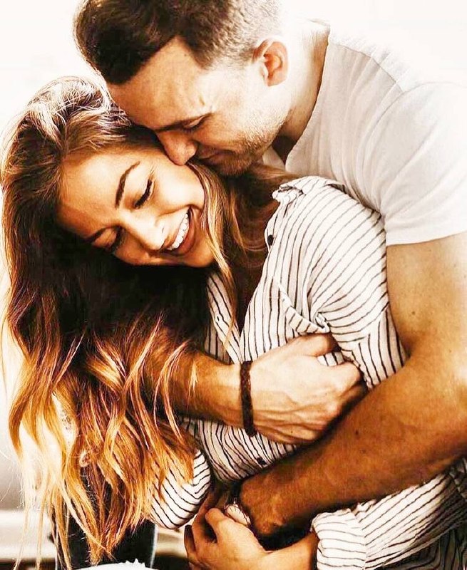 متن💞 شعر 💞دلنوشته: اگر هر صبحلبخندِ دلنشیناتونگاه مهربانتبرکت زندگیام باشد چیز دیگری از " خدا " نمیخواهمجز همیشه بودنت در کنارم ...#مژگا