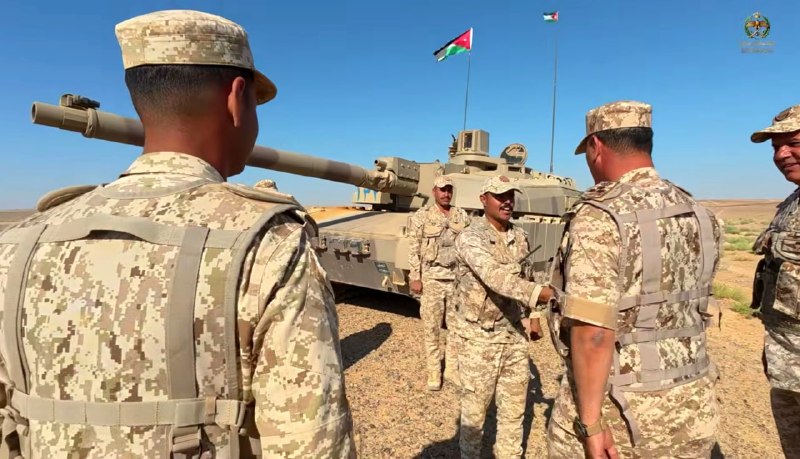 🇮🇷وقایع الاتفاقیه نظامی🇮🇷: تصاویری از تانک های لکلرک ساخت فرانسه در اختیار ارتش اردن در جریان یک رزمایش ارتش این کشور - در سال 2020 میلادی امارات م