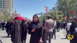 כתבת IRNA, רהל'ה הסארי, מדווחת על מצב הרוח במשחד שעות לפני הלווייתו של מר הרג איראן.