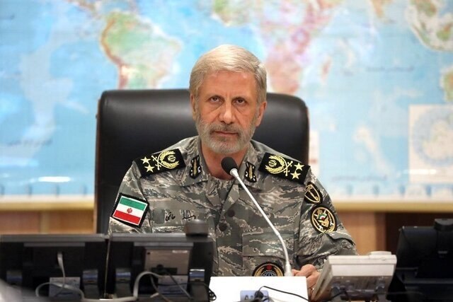 دیده بان ایران: 🔴 فرمانده کل ارتش خطاب به رئیس جمهور آمریکا: غلط میکنی می‌گویی تنگه هرمز برای آمریکاست🔹️ فرمانده کل ارتش گفت: رئیس جمهور