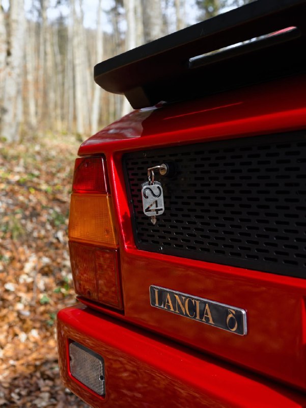 Lancia Delta S4 Stradale 10