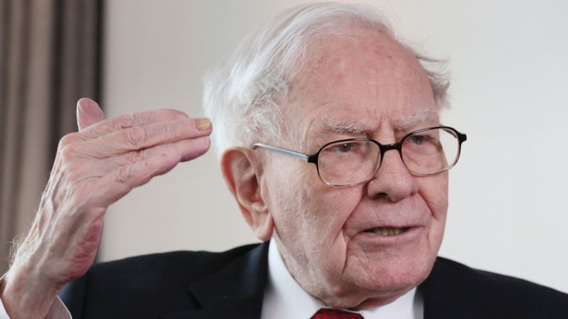 Warren Buffett to step down from Berkshire at year’s end, Greg Abel to succeed Oracle of Omaha | CNN Business