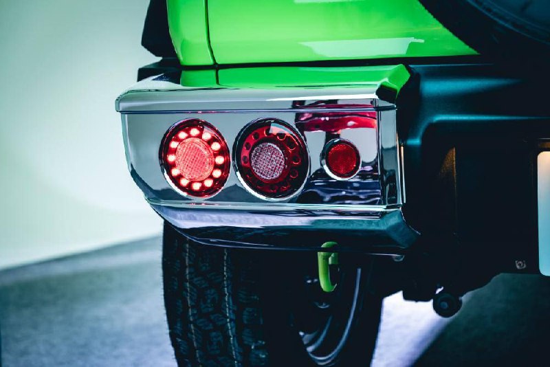 В Японии представили ретро-версию Suzuki Jimny 8