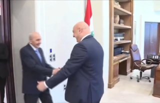 📹 קבלת פנים עם חיבוקים ונשיקות... מהמפגש בין הנשיאים עאון וברי בארמון הרפובליקני.