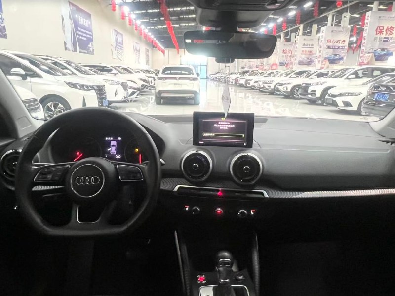 Audi Q2l фото 3