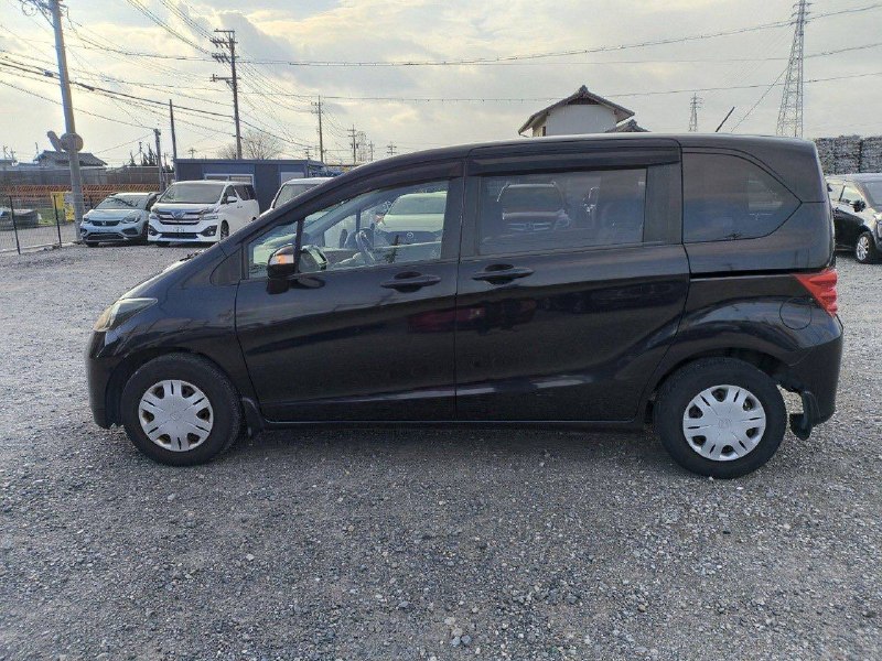 Honda Freed 2010 фото 2