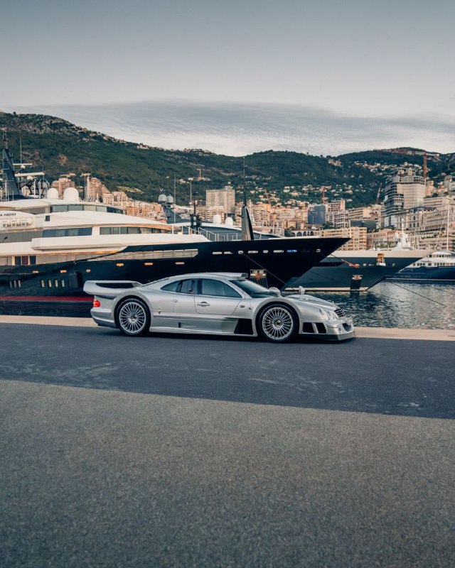Mercedes-Benz CLK GTR 2