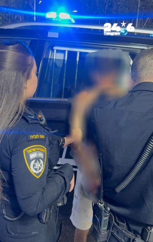 🇮🇱 תושב קריית גת בשנות ה-30 לחייו, נעצר בחשד שתקף אדם בן 66, איים על חייו וחטף ממנו את הטלפון הנייד שלו…