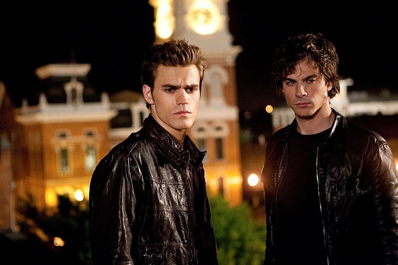 🌹مجله بانوان🌹: وسوسهی تاریکی رو دست کم نگیر.حتی خالصترین قلبها بهش الوده شدن...📽 The Vampire Diaries@zan_taravat#مجله_بانوان