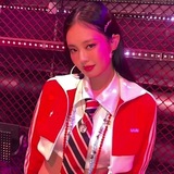 ˇ𝐸𝑛𝑗𝑒𝑙'𝑠 𝑚𝑖𝑟𝑟𝑜𝑟 ˖ ଘ👠♪ 紅色的