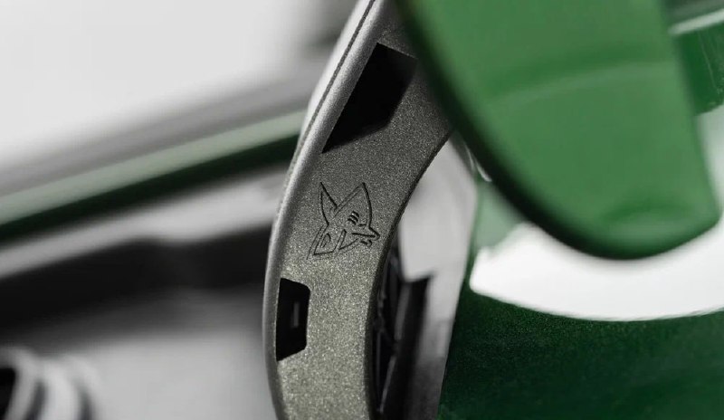 Opel спрятал «акул» в Astra 4