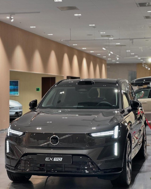 2025 Volvo EX90