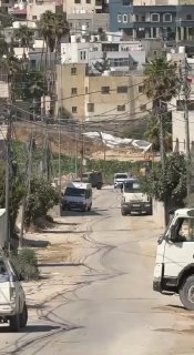 כוחות הכיבוש מסתערים על מחנה אל-ערוב, מצפון לחברון.