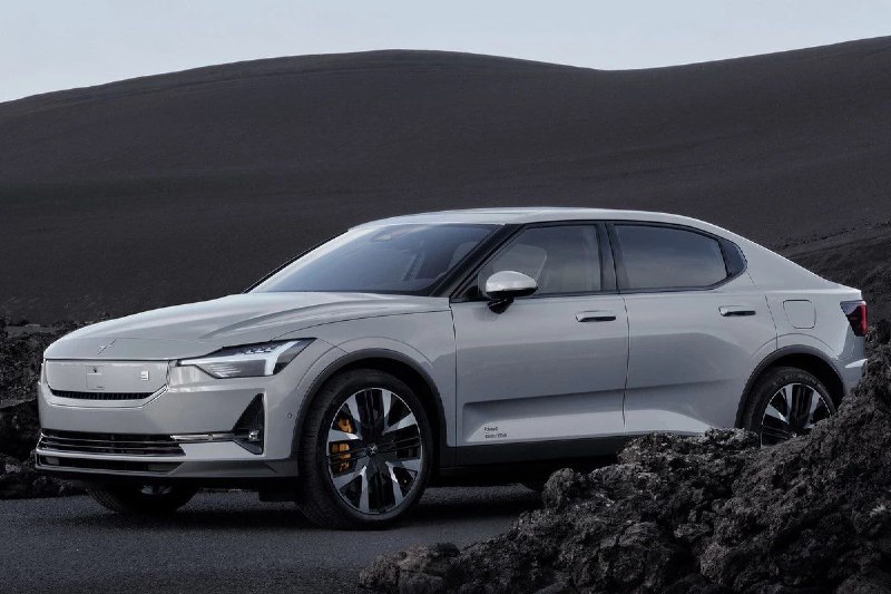 Лифтбек Polestar 2 подвергли легкому обновлению Polestar 2 получил два новых цве