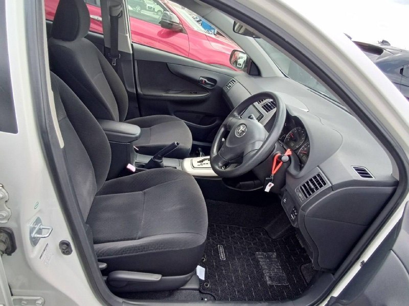 Toyota Corolla Fielder 2012 фото 6