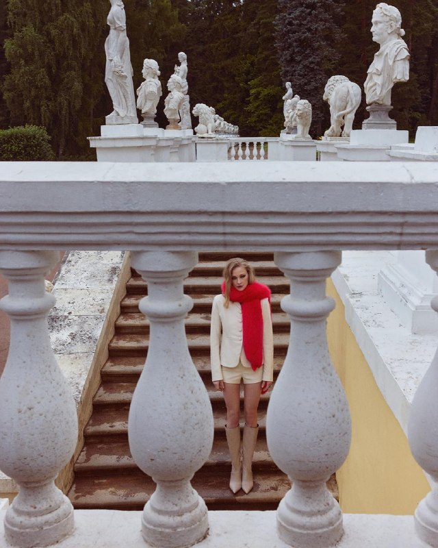 Светлана Ходченкова в новой фотосессии для Marie Claire.
