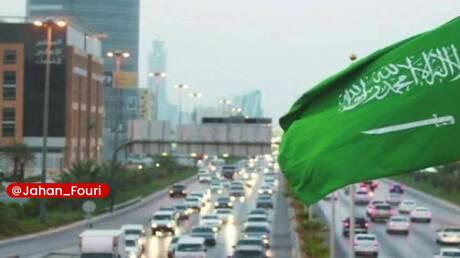 جهان بین‌الملل فوری🌍: عربستان قوانین سخت‌گیرانه جدیدی را برای کارگران خارجی وضع کرد🔹طبق اعلام وزارت کشور و اداره کل گذرنامه، عربستان سعودی برا