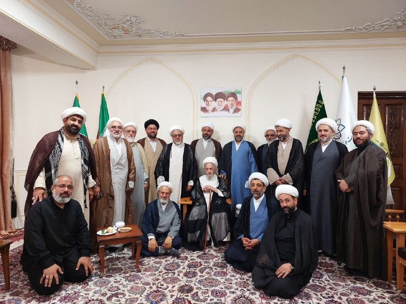 خبرگزاری حوزه: 📸 دیدار آیتالله اشرفی شاهرودی با آیتالله العظمی سبحانی آیتالله اشرفی شاهرودی از علمای مشهد و امام جمعه قوچان و جمعی ا