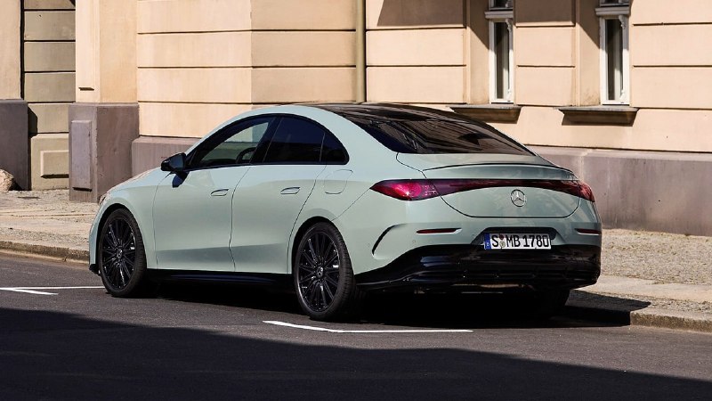Mercedes-Benz начал продажи гибридного CLA 2