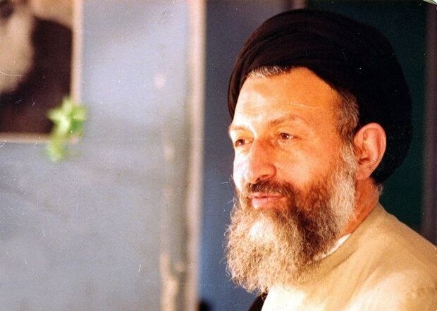 خبرگزاری بین المللی شفقنا: 🔴رفتار بهشتی با توهین کننده به شریعتی🔹️با بی ادبی بلند شد به توهین کردن به شریعتی. بهشتی سرخ شد و گفت: «حق نداری راجع به