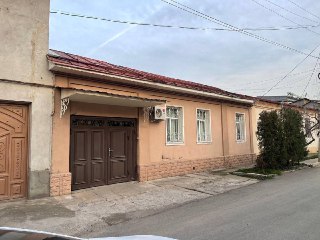 бадамзар. 2.5-сотки.   12,6м фасад.